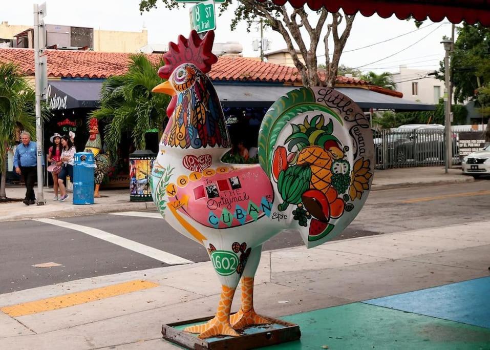 Amazing Experience In Calle Ocho Маями Екстериор снимка
